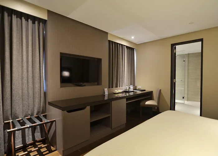 Pearl Garden Hotel 3*