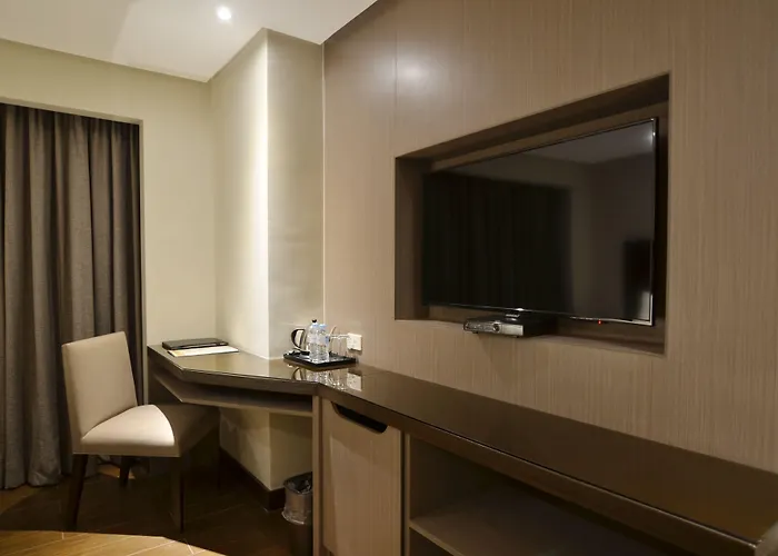Pearl Garden Hotel 3*