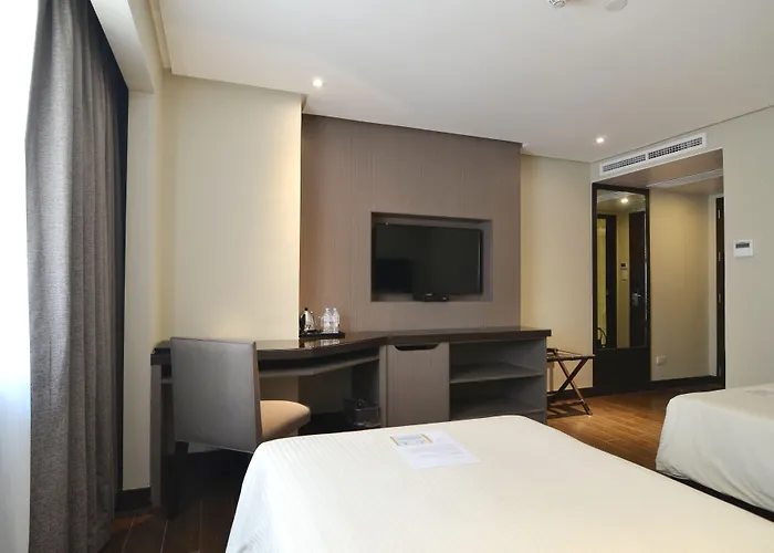 Pearl Garden Hotel 3*