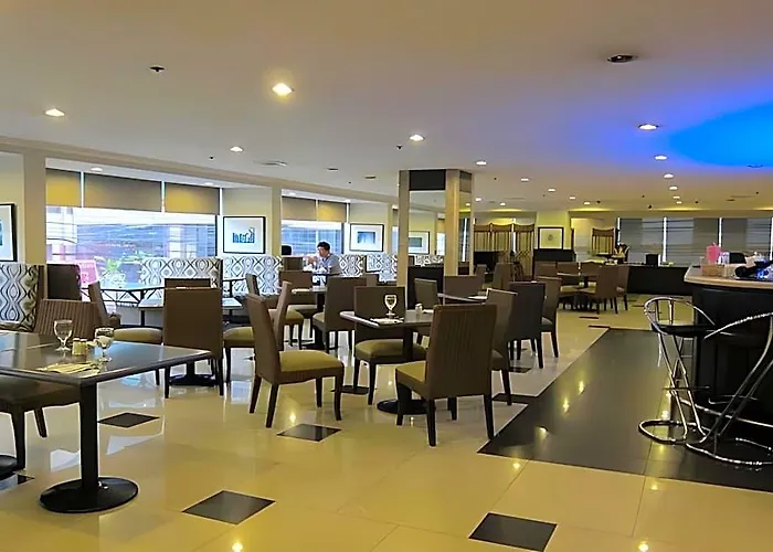 Pearl Garden Hotel 3*